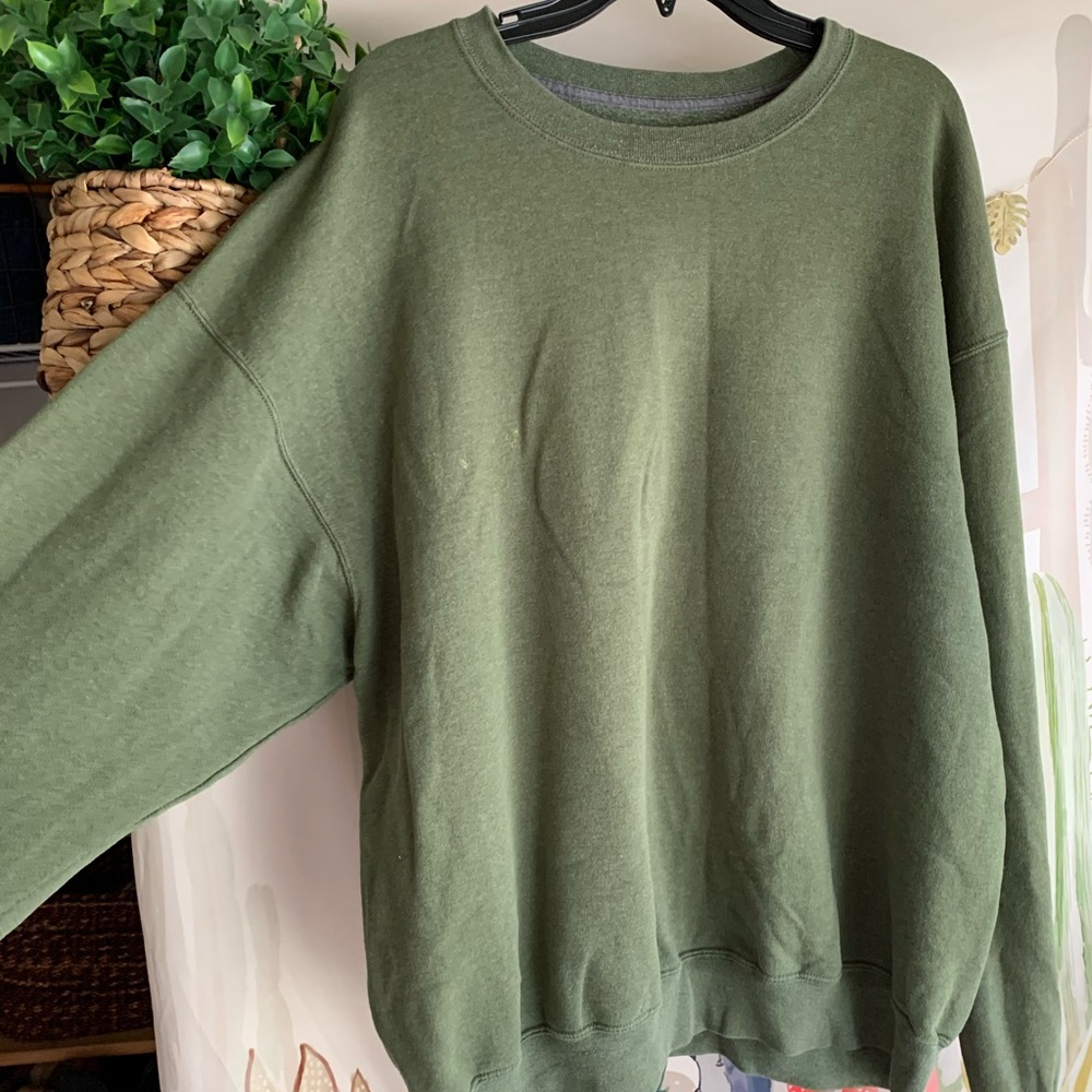 sweatshirt.